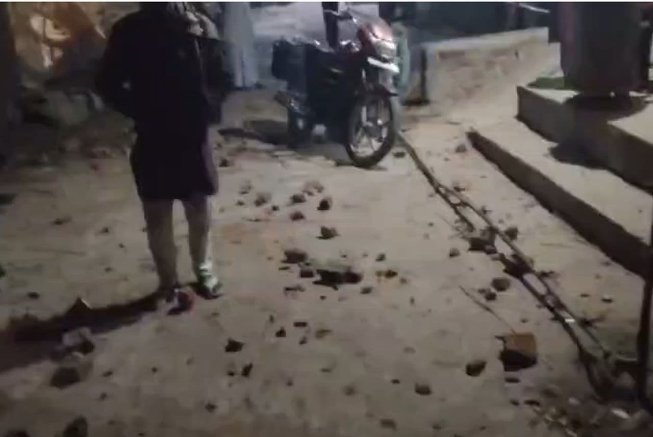 दरभंगा में हिन्दू-मुस्लिम विवाद: छोटे से विवाद ने लिया हिंसक रूप, दोनों गुटों में जमकर हुई पत्थरबाज़ी