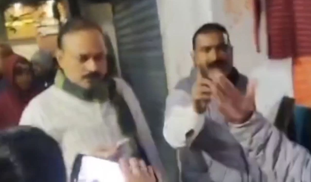 BJP नेता का भाई हथियार के साथ हुआ गिरफ्तार, खुलेआम हथियार लहराते हुए वीडियो हुआ था वायरल...