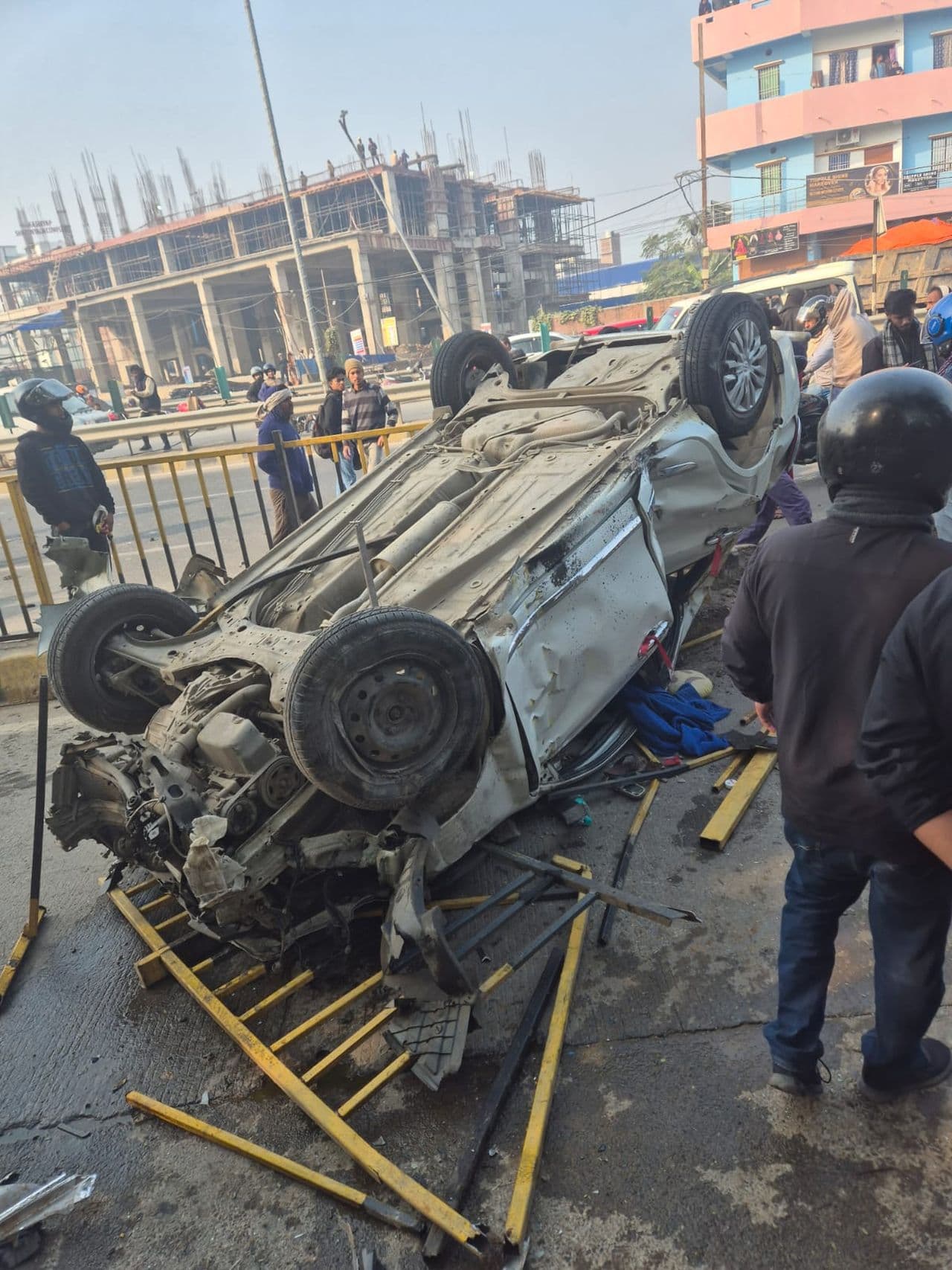 पटना के अटल पथ पर सड़क हादसा, कार और ऑटो की टक्कर में कई लोग घायल