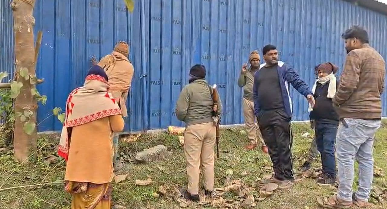 सिमराही में बिस्कुट गोदाम में चोरी, लाखों का स्टॉक गायब