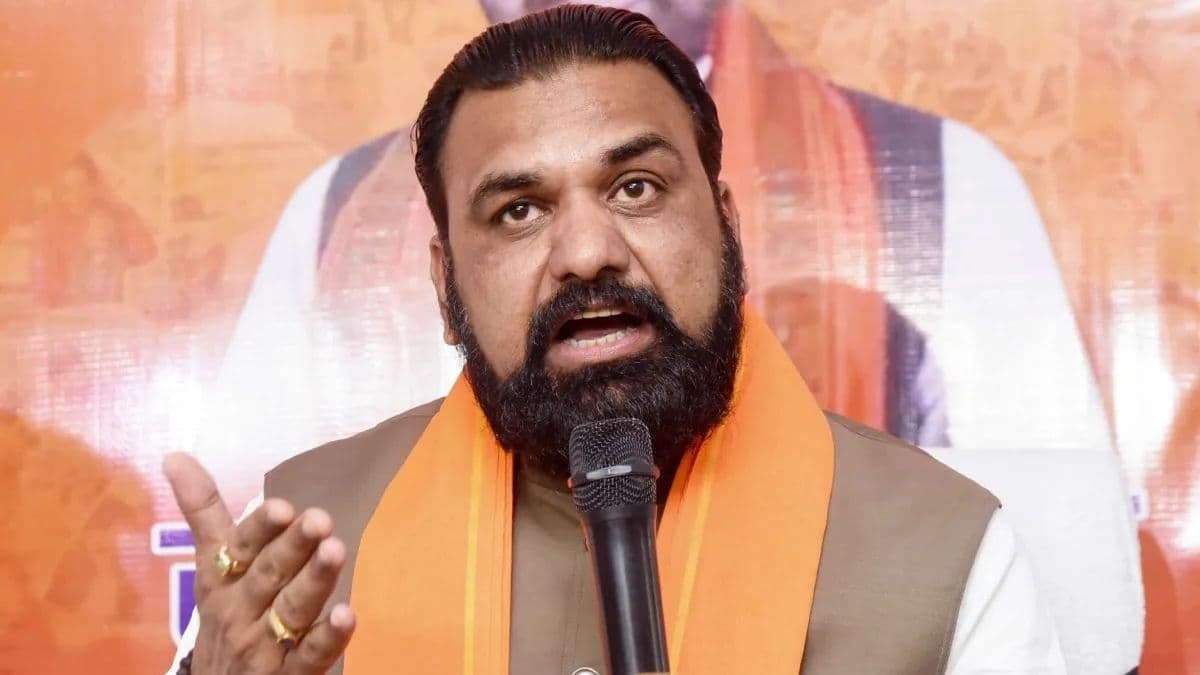 हथियार चलाना नहीं आता तो..., गृह मंत्री सम्राट चौधरी ने पुलिसकर्मियों को दी बड़ी चेतावनी, कहा 'हाथ बांध कर..'