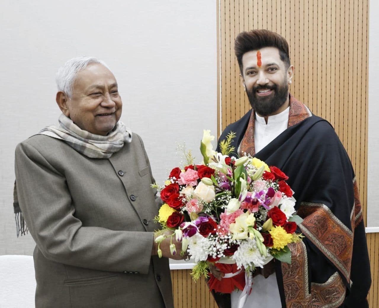 खरमास के बाद बदलाव तय? सीएम नीतीश से मिले केंद्रीय मंत्री चिराग पासवान