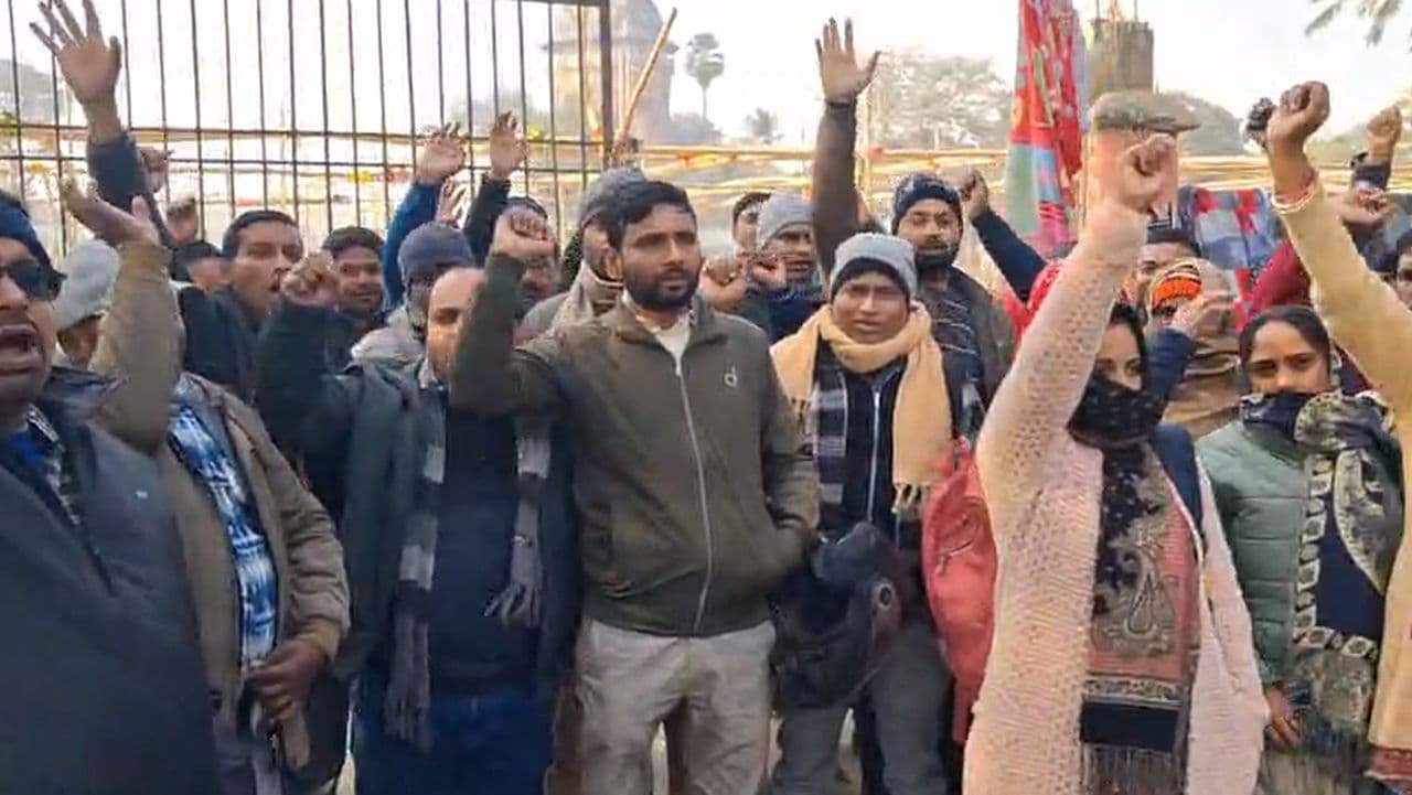 नीतीश सरकार के अधूरे वादों से नाराज, जीविका कर्मी प्रदर्शन पर