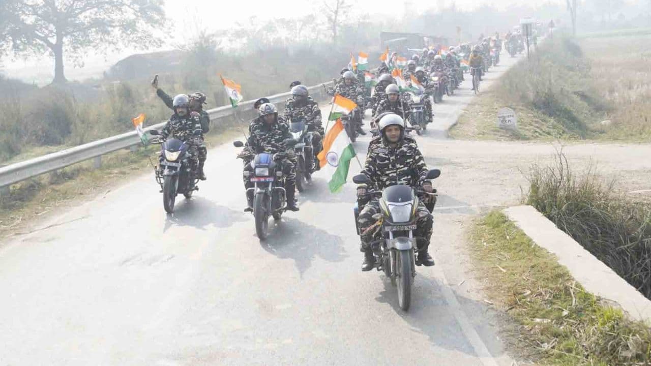 वंदे मातरम् के 150 साल… और सीमा पर गूंजा देशभक्ति का जोश, एसएसबी ने निकाली भव्य बाइक रैली