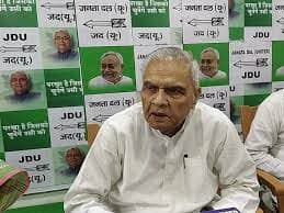 कटिहार गोलीकांड पर नीतीश के मंत्री का विवादित बयान, कहा- 'बदमाशी करने वालों पर चलेगी लाठी-गोली'