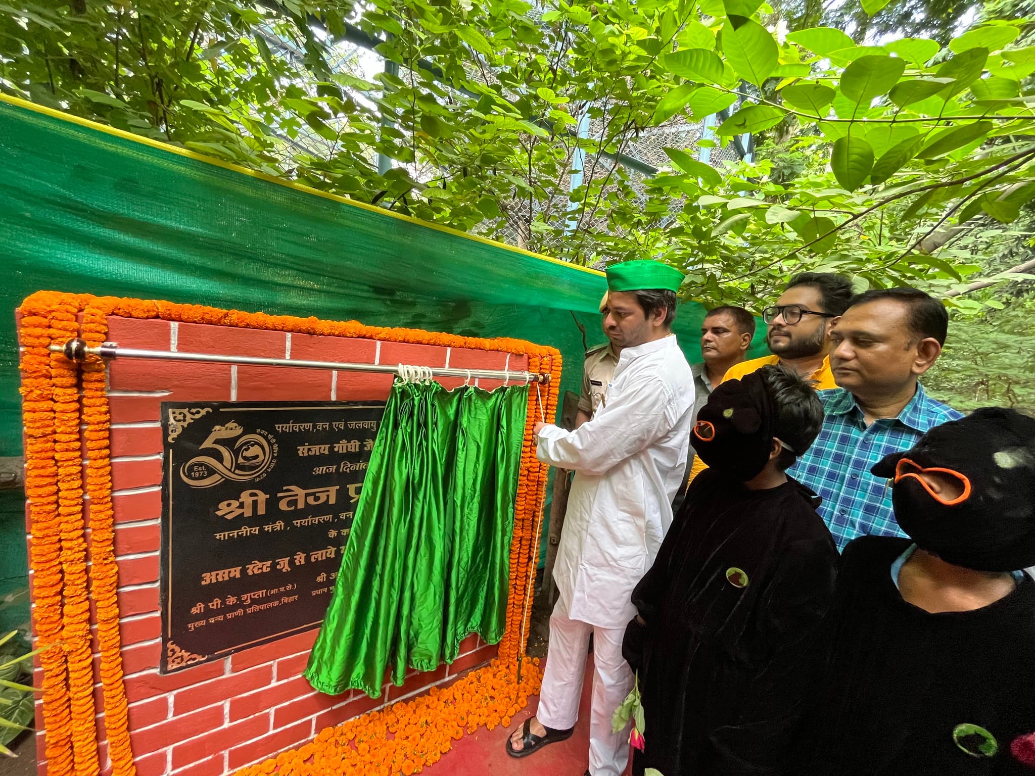 साइकिल से पटना चिड़ियाघर पहुंचे तेज प्रताप यादव, बोले- कैमूर में बनेगा बिहार का दूसरा टाइगर रिजर्व