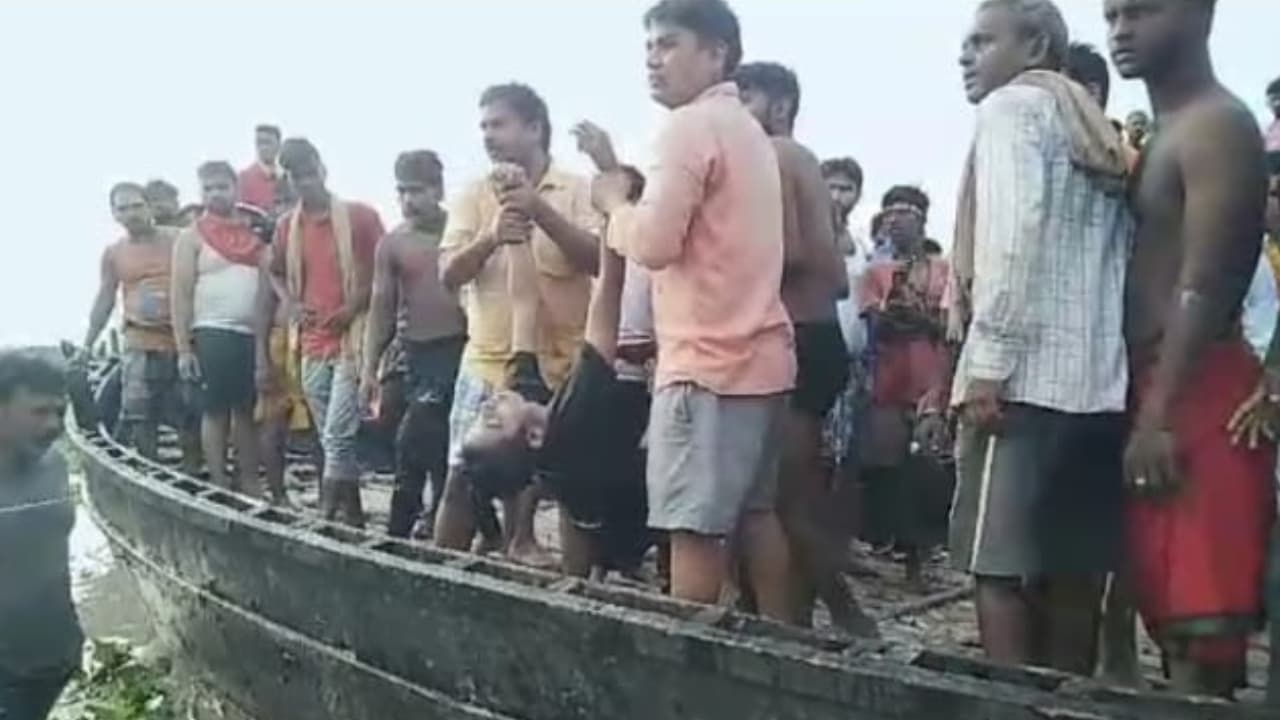 पहली ही सोमवारी पर बड़ा हादसा, गंगा में नहाने के दौरान 4 बच्चे डूबे