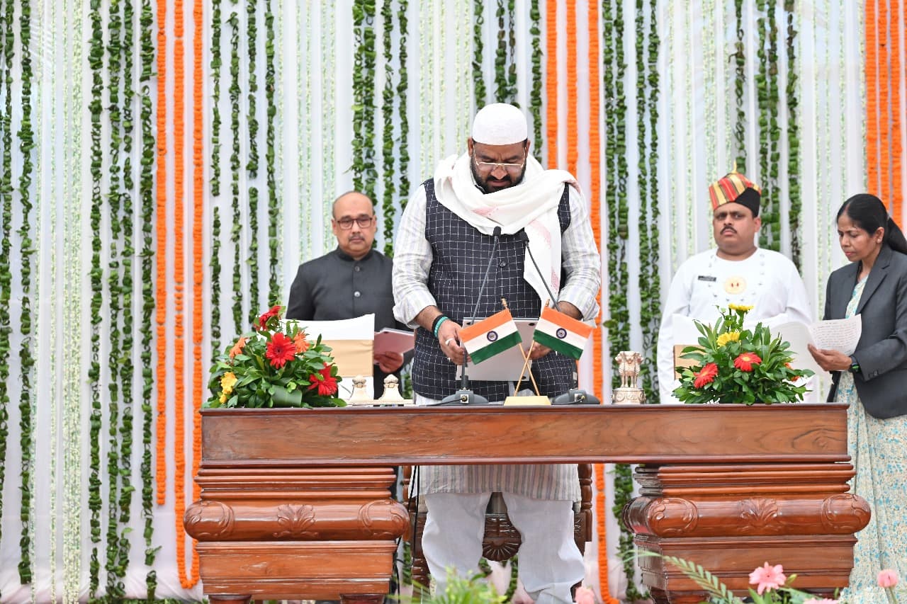 झारखंड सरकार में मंत्री हफ़िजूल अंसारी के खिलाफ भाजपा पहुंची चुनाव आयोग...