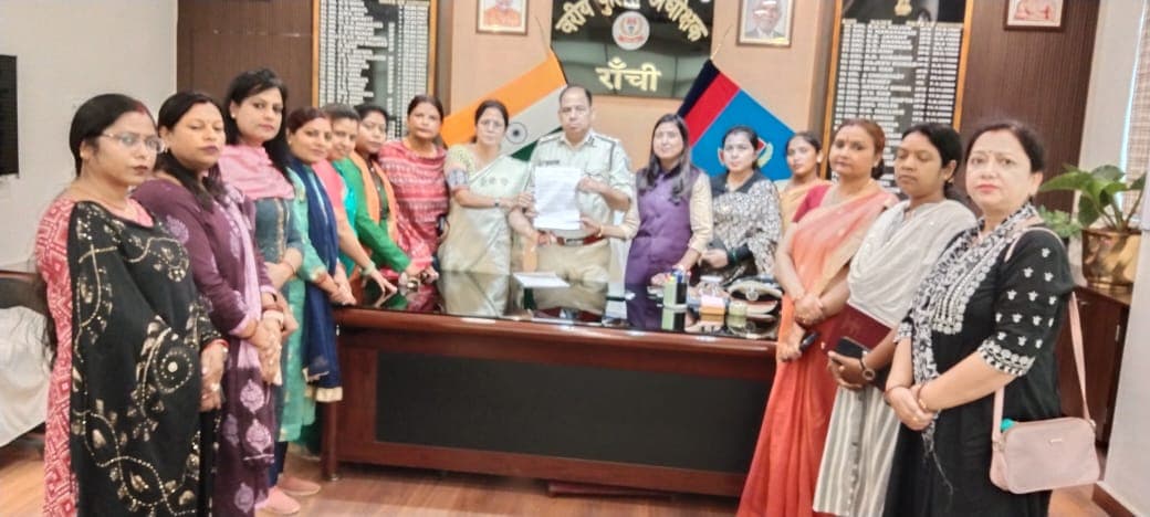 राज्य में बढ़ रहे बलात्कार के खिलाफ पुलिस करे कार्यवाई , भाजपा प्रदेश महिला मोर्चा ने एसएसपी को सौंपा ज्ञापन...