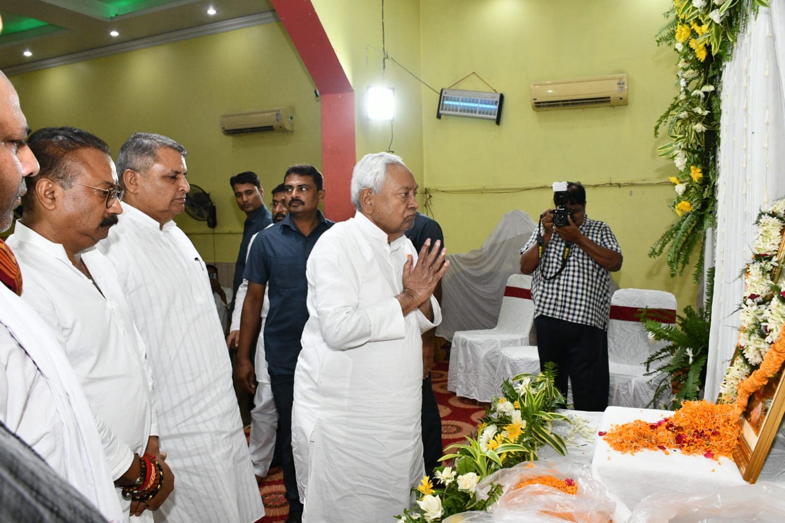 पूर्व MLC रणविजय सिंह के पिताजी को CM नीतीश ने दी श्रद्धांजलि