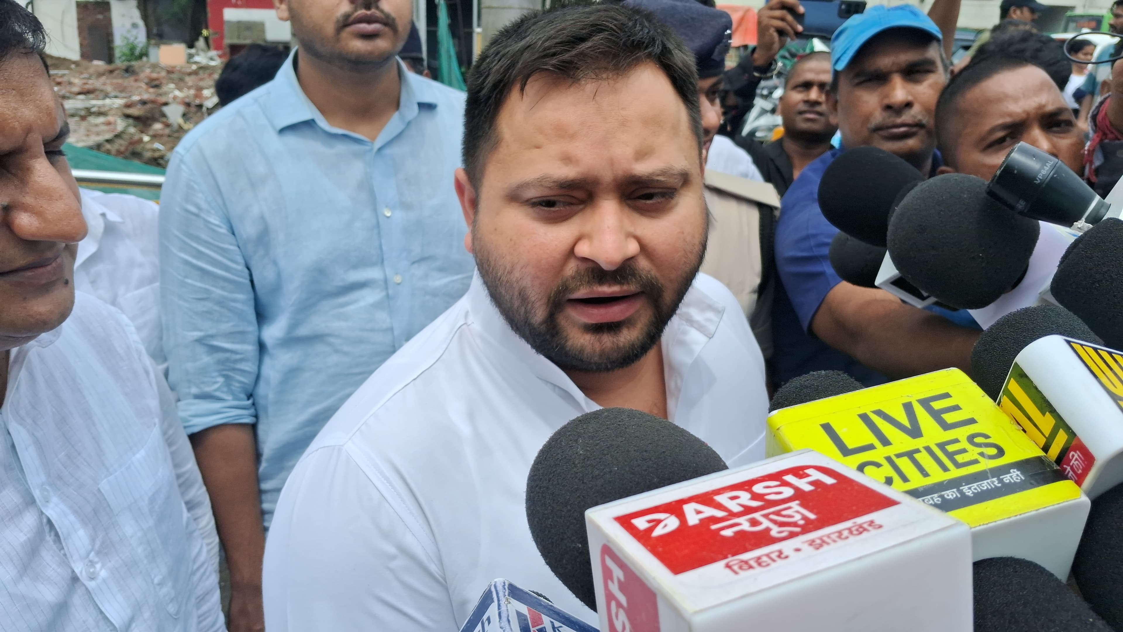 नेता प्रतिपक्ष तेजस्वी यादव का ध्वस्त पूल पर बड़ा बयान