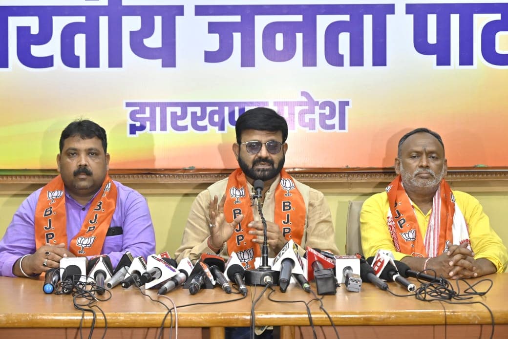 झारखंड में सहायक पुलिसकर्मियों पर लाठी चार्ज, इस सरकार की बर्बरता की असलियत:: प्रतुल शहदेव