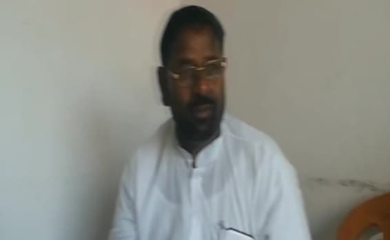 जमीन कब्ज़ाने के आरोप में बॉडीगार्ड के साथ पूर्व मंत्री गिरफ्तार...