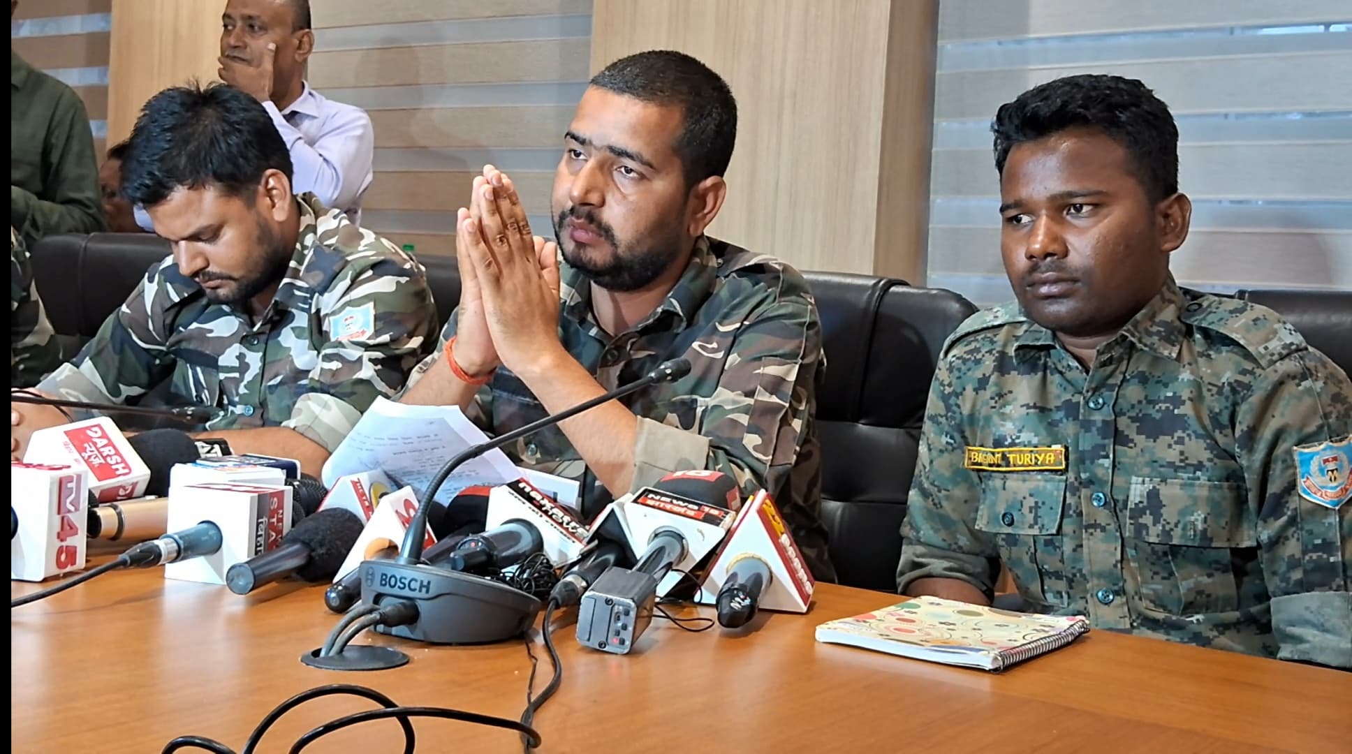 झारखंड सरकार की वार्ता से संतुष्ट नहीं सहायक पुलिसकर्मी फिर से शांतिपूर्ण आंदोलनरत रहेंगे...