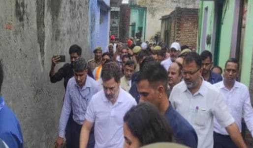 राहुल गांधी पहुंचे उत्तर प्रदेश के हाथरस, जाने वजह..