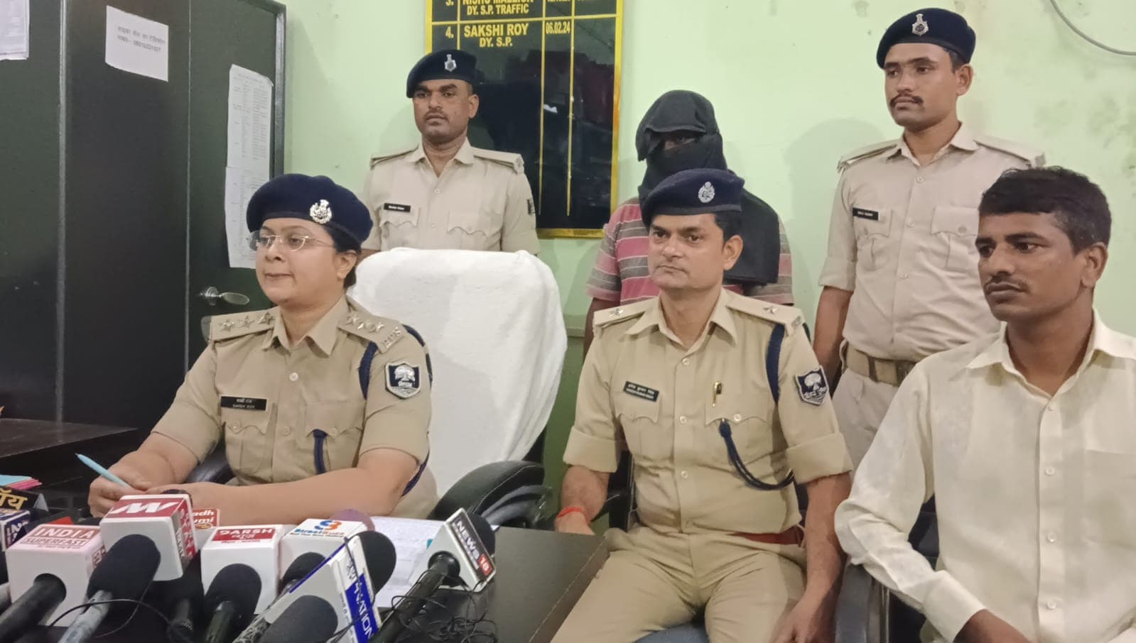 गया में साइबर अपराधी गिरफ्तार, 5 लाख से ज्यादा अवैध ट्रांजैक्शन का आरोप