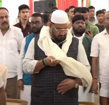 झारखंड सरकार के मंत्री हफीजुल् हसन के खिलाफ प्राथमिकी दर्ज कराने भाजपा पहुंची अरगोड़ा थाना।