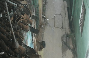 नशे का शौक पूरा करने के लिए काटा प्रीपेड मीटर का तार, CCTV में कैद वारदात...