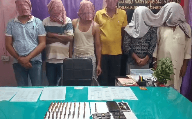 Bihar Crime : पटना पुलिस की बड़ी कार्रवाई, अवैध हथियार और कारतूस बरामद, 5 गिरफ्तार...