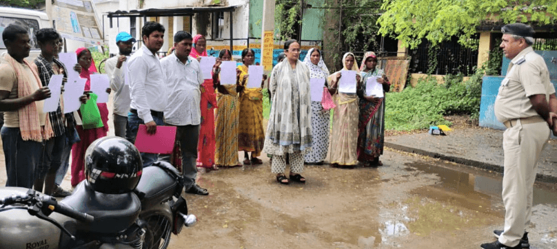 Patna News : अंचलाधिकारी ने दो दर्जन भूमिहीन परिवारों को बंदोबस्त पर्चा सौंपा...