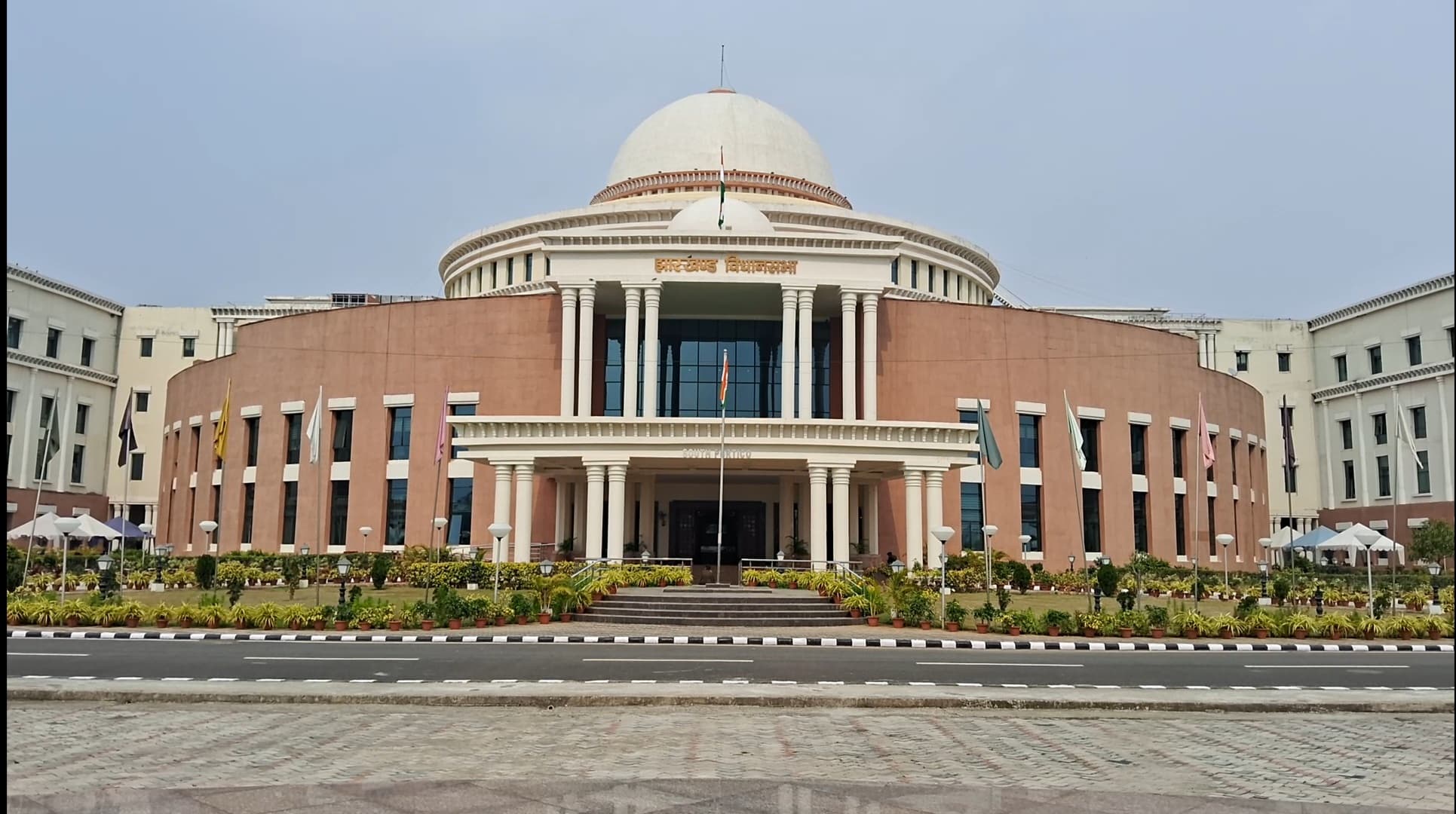 झारखंड में विधायक से लेकर मंत्री और मुख्यमंत्री से लेकर नेता विरोधी दल का वेतन और भत्ते में बढ़ोत्तरी...