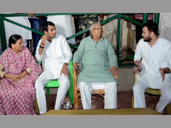 अब लालू के बड़े लाल तेजप्रताप भी CBI जांच के घेरे में, जाने पूरा मामला..