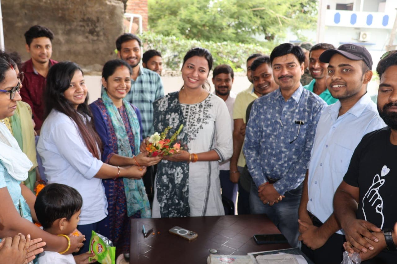 झारखंड में पीजीटी के सफल अभ्यर्थियों की बहाली पूर्ण होने के बाद, अंबा प्रसाद के प्रति प्रकट किया आभार एवं सम्मान....