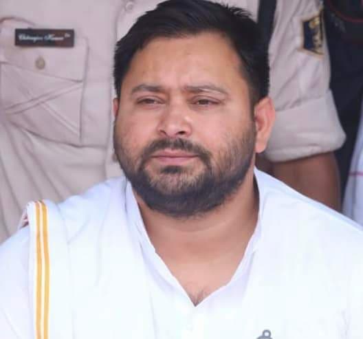 पुल गिरने पर तेजस्वी का CM और PM पर तंज, जानें क्या बोले..