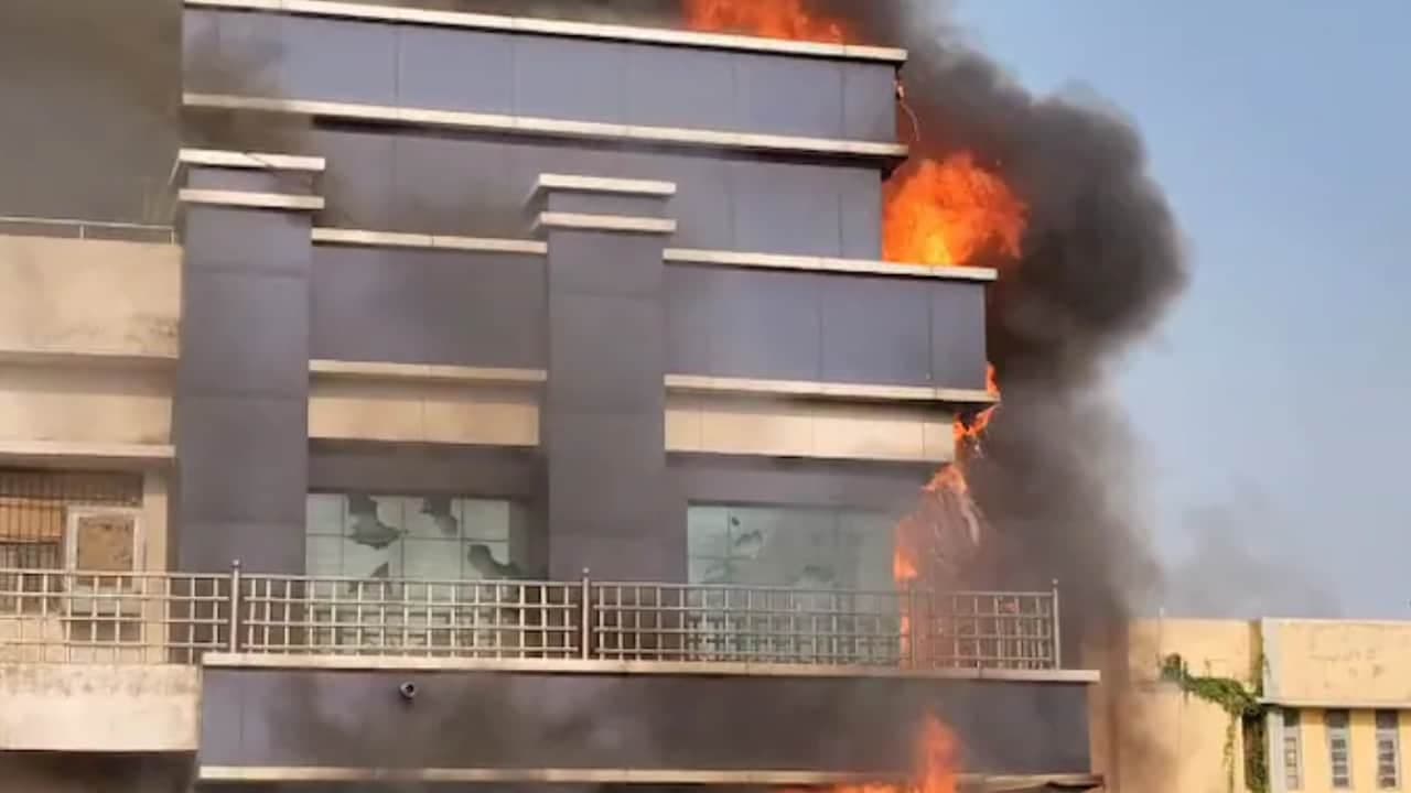 हिंसा और लापरवाही की वजह से जिले के DM और SP पर गिरी गाज