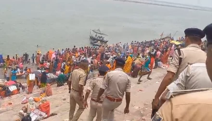 पहले मां का निधन , फिर बेटे समेत 4 की मौत से गांव में मातम..