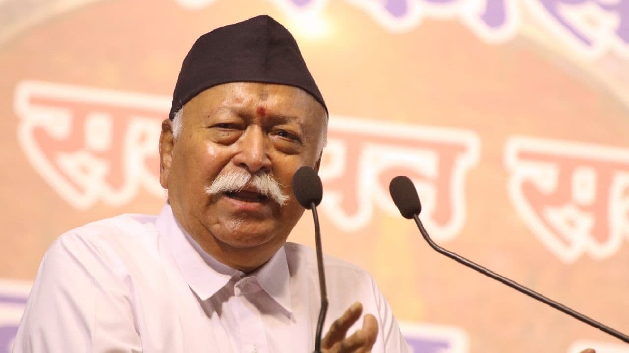 RSS प्रमुख मोहन भागवत ने इशारों में किया बड़ा हमला, BJP नेता को जवाब नहीं सूझ रहा..