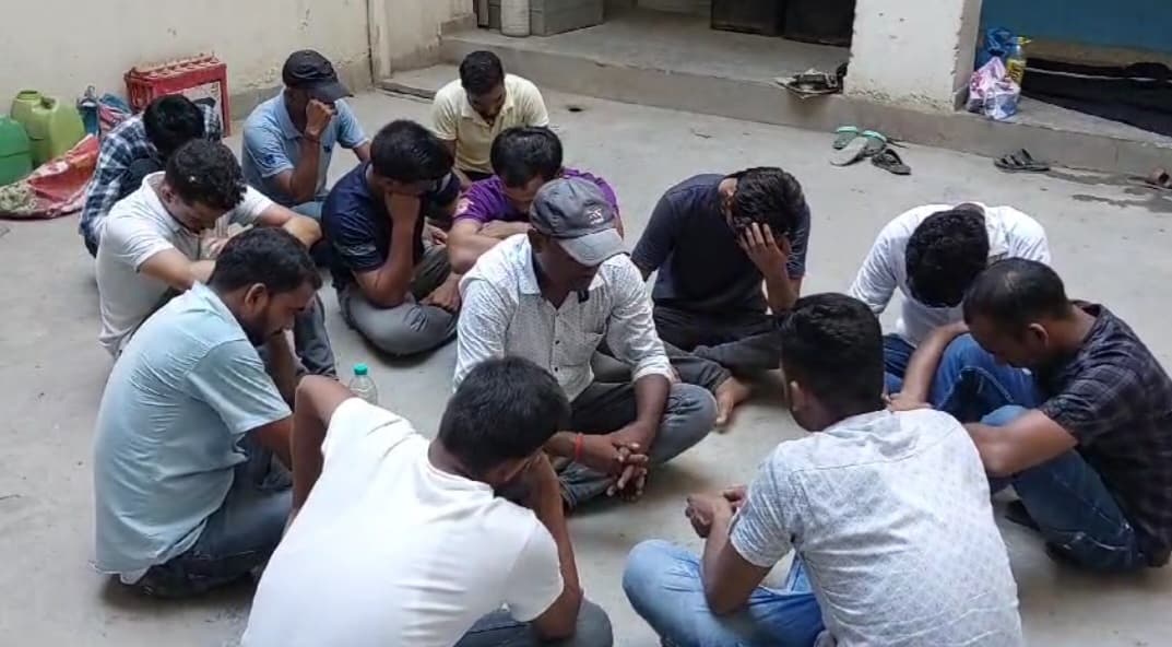 नालंदा में दो मुन्ना भाई समेत 15 नकलची गिरफ्तार..