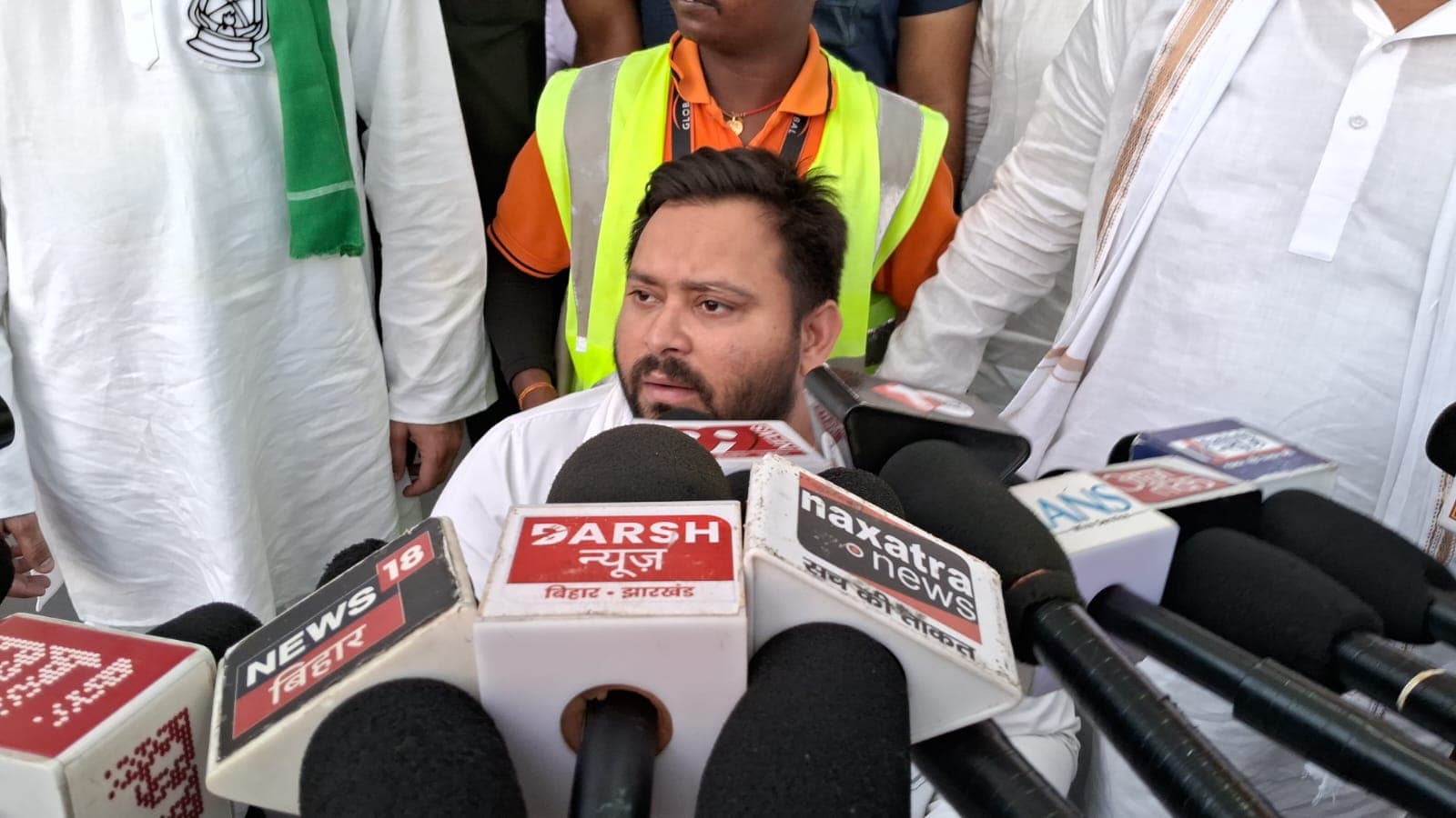 आपराधिक घटनाओं को लेकर तेजस्वी ने CM और DY. CM के साथ PM पर भी बोला हमला..