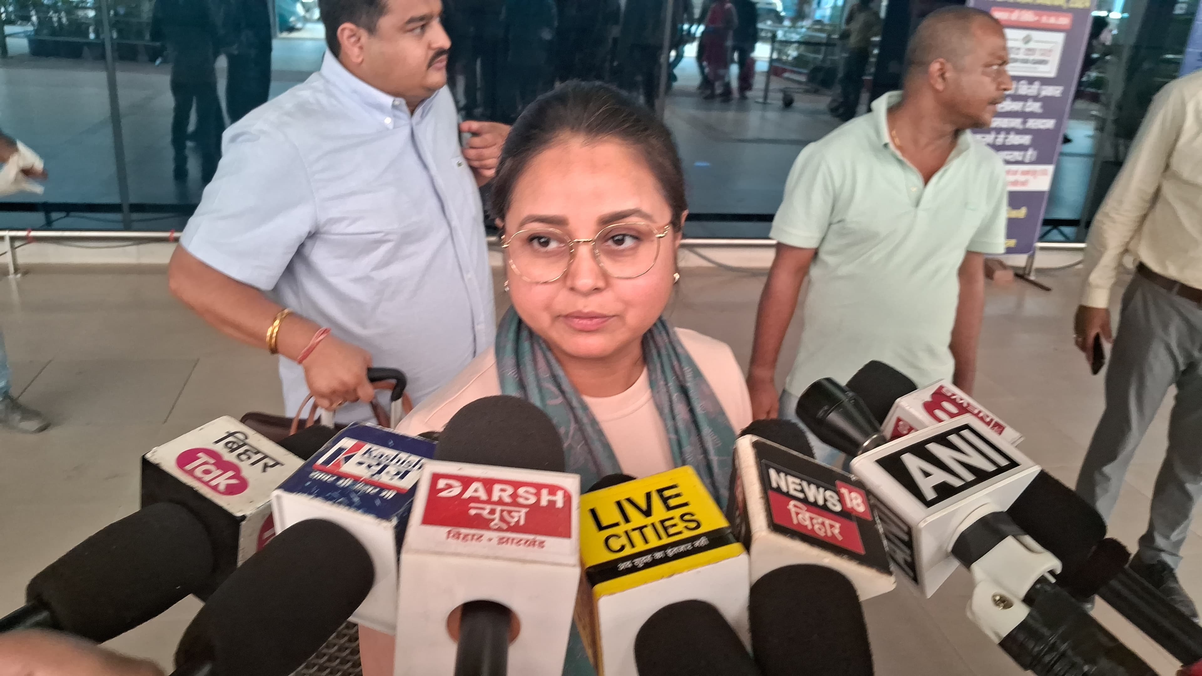 रोहनी आचार्या का बड़ा बयान