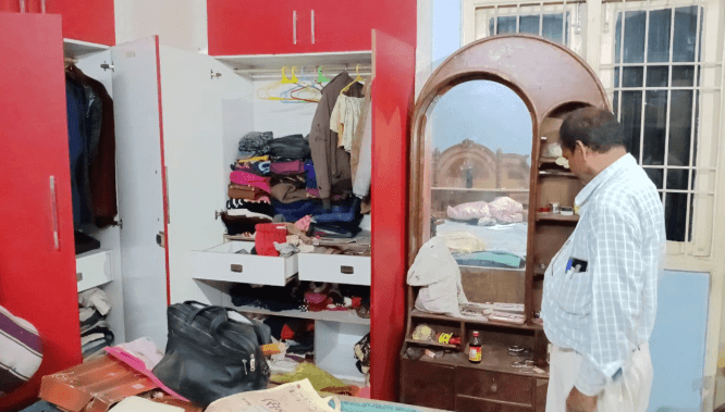 पटना में चोरों का तांडव : एक ही रात में 6 फ्लैटों को बनाया निशाना, 30 लाख की संपत्ति चोरी...