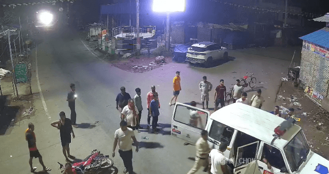 Bihar Accident : पटना में तेज रफ्तार का कहर, बाइक ने ट्रक में मारी टक्कर, CCTV फुटेज देख लोग हैरान...