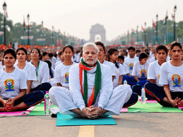International Yoga Day : योगमय हुई पूरी दुनिया, PM Modi विशाखापत्तनम में कर रहे योग... बोले- योग का सीधा अर्थ होता है जुड़ना