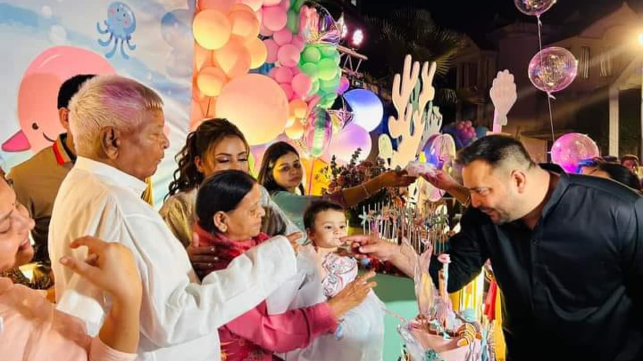 दिल्ली में पूरे लालू परिवार ने मनाया कात्यायनी का जन्मदिन, देर रात खूबसूरत तस्वीरें आई सामने