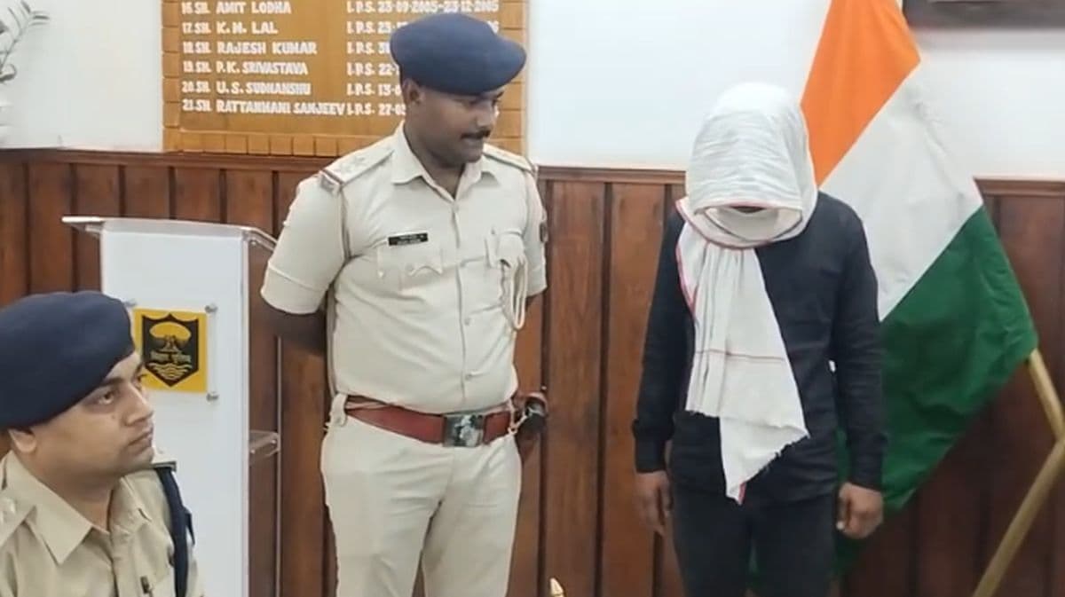 मां के साथ था अवैध संबंध तो बेटे ने कर दी थी..., अब पुलिस ने हथियार समेत दबोचा