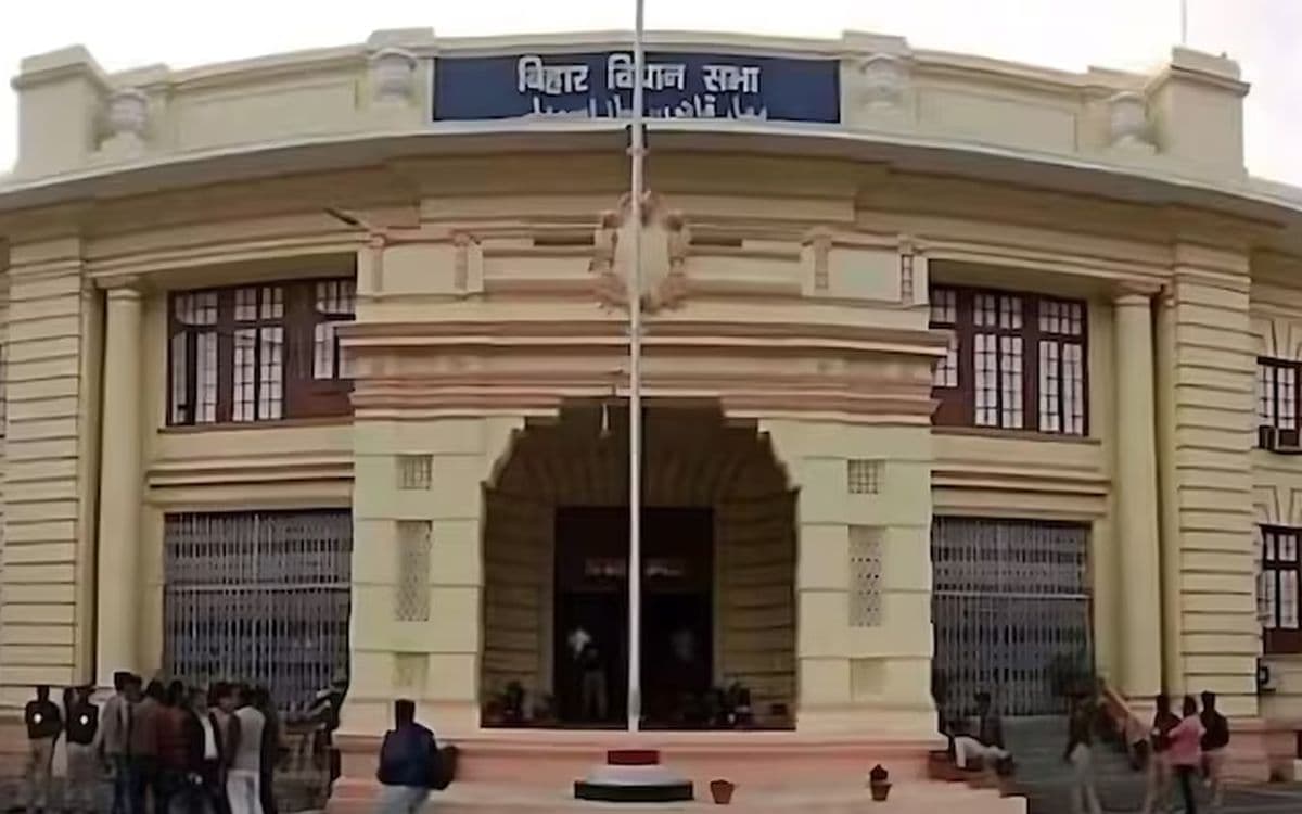 विधानसभा की समितियों में बाहुबली धूमल सिंह और अनंत सिंह भी शामिल, RJD-कांग्रेस के बागी विधायकों को भी मिला...