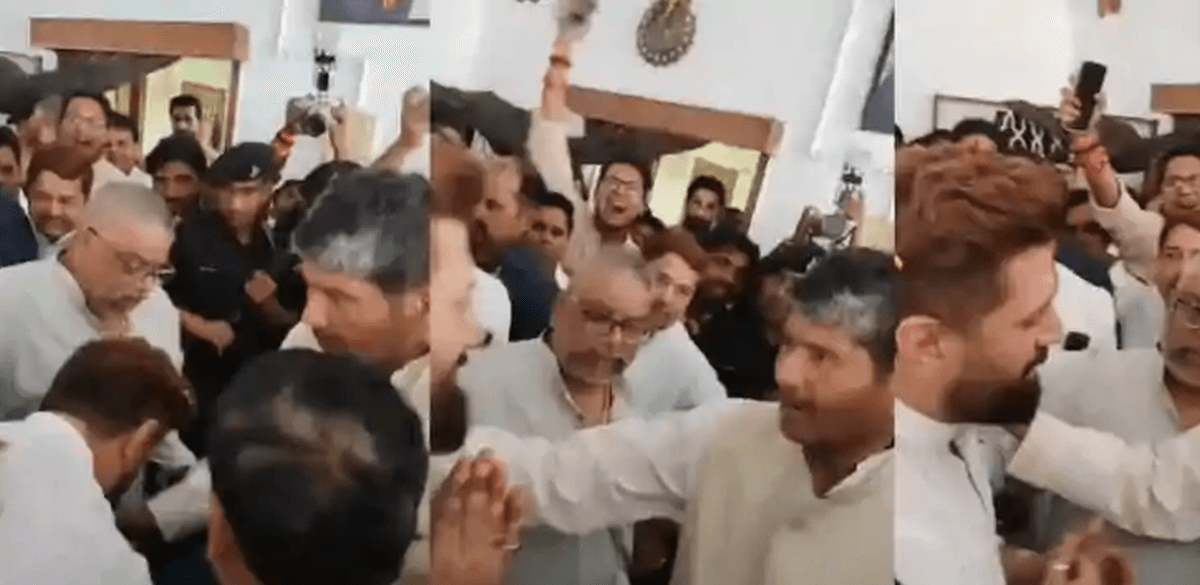 चाचा पशुपति पारस के पैर छूते दिखे चिराग पासवान, सालों की दूरियां खत्म होने के संकेत?