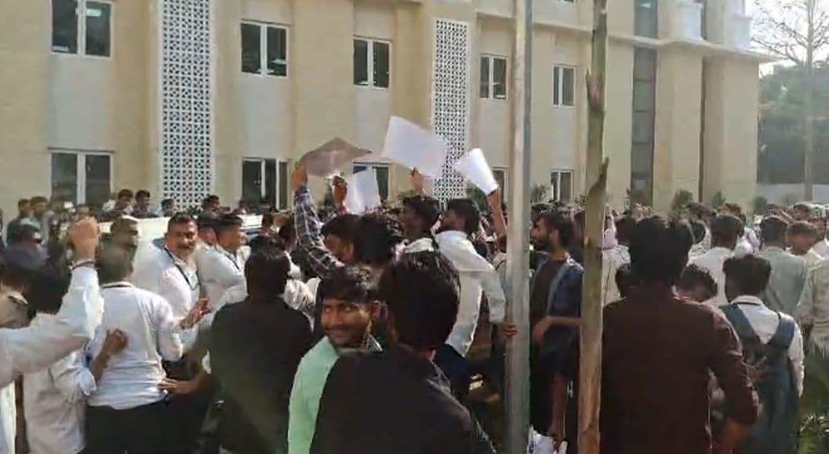 CM के कार्यक्रम के दौरान पटना विश्वविद्यालय में किया था हंगामा, छात्रसंघ अध्यक्ष समेत 35 पर FIR...