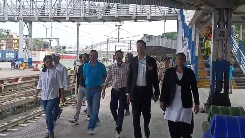 कटिहार में टिकट चेकिंग का बड़ा ऑपरेशन! बिना टिकट यात्रा करने वालों पर भारी जुर्माना वसूला गया