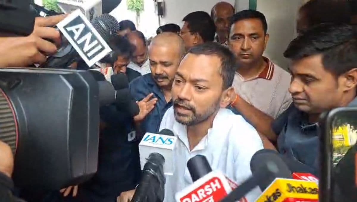 निशांत ने पार्टी कार्यालय में प्रखंड अध्यक्षों के साथ की बैठक, कार्यकर्ताओं का जोश दिखा 'हाई'