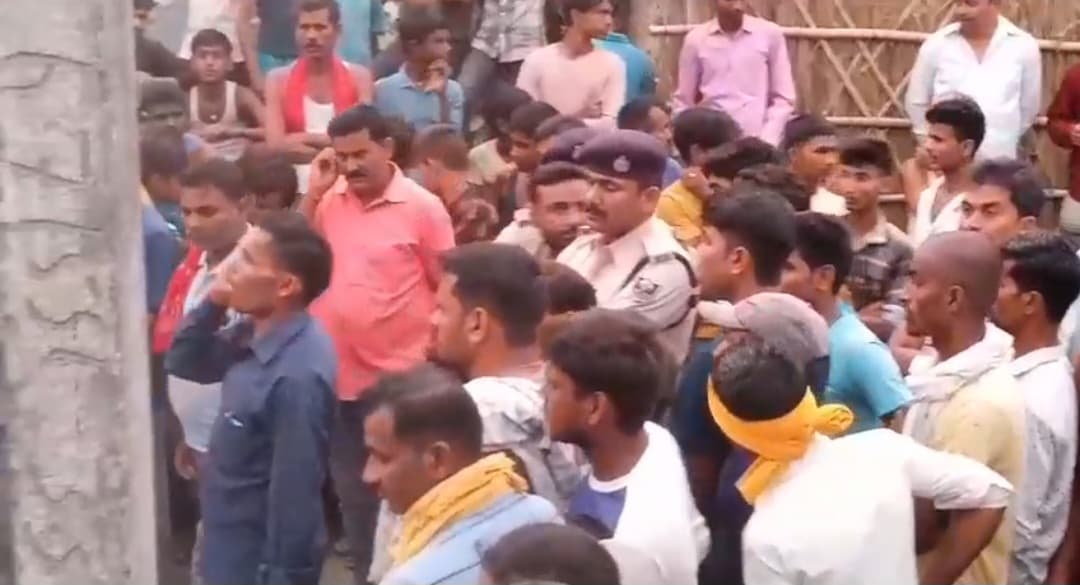 बगहा में तेज रफ्तार कार ने 4 को रौंदा..