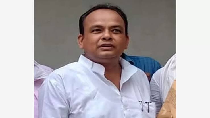 जामताड़ा से कांग्रेस के विधायक इरफान अंसारी के खिलाफ भाजपा पहुंची चुनाव आयोग, इरफान अंसारी को चुनाव प्रचार प्रसार से दूर करने का किया आग्रह। इरफान अंसारी के खिलाफ तत्काल प्रथिमिकी दर्ज कर गिरफ्तारी का मांग किया।