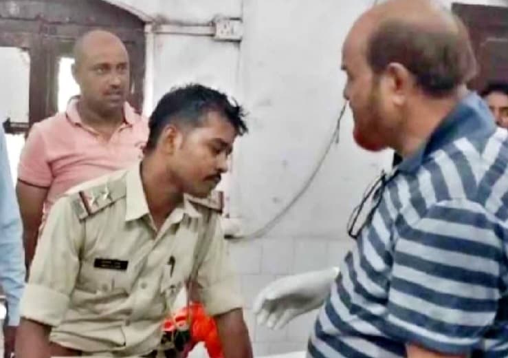 लड़की से छेड़खानी की शिकायत पर दो गांवों में विवाद, पुलिस पर भी पथराव