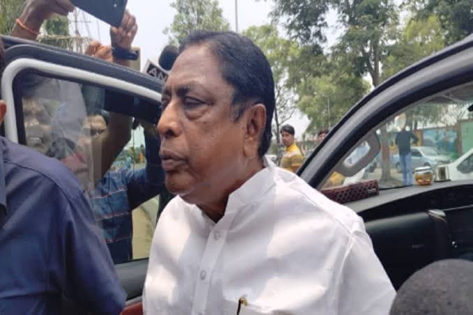 टेंडर घोटाला से जुड़े मनी लॉन्ड्रिंग के आरोपी मंत्री आलमगीर आलम की रिमांड अवधि पूरी होने के बाद न्यायिक हिरासत में भेजा गया जेल.....