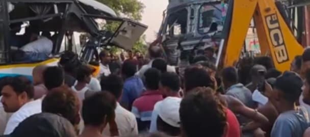 यात्रियों से भरी बस और ट्रक में भीषण टक्कर,मची चीख पुकार..