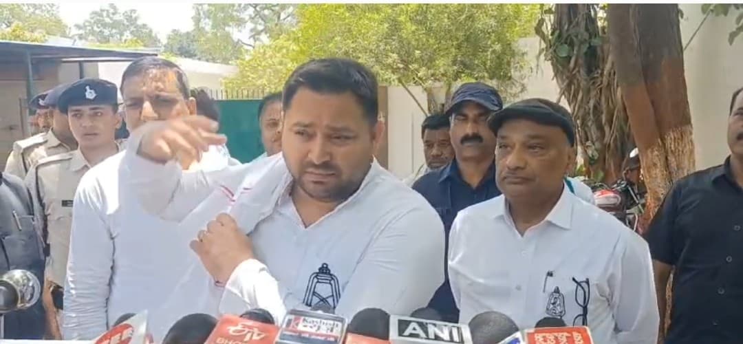 तेजस्वी ने चुनाव आयोग पर उठाए सवाल